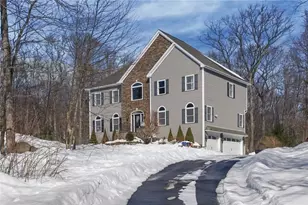 47 Austin Dr, Cumberland, RI 02864 - Photo 3