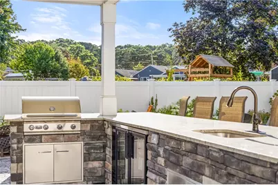 29 Poppy Drive, Cranston, RI 02920 - Photo 3