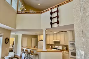 611 Wolcott Ave, Middletown, RI 02842 - Photo 5