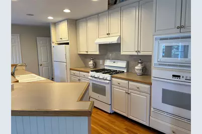 611 Wolcott Avenue, Middletown, RI 02842 - Photo 7