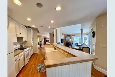 611 Wolcott Avenue, Middletown, RI 02842 - Photo 9