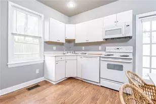 8 Green Pl, Newport, RI 02840 - Photo 9