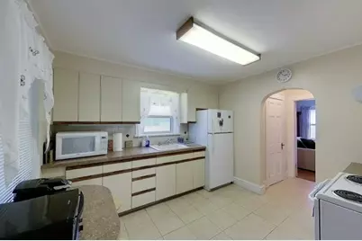 94 Eustis Avenue, Newport, RI 02840 - Photo 7