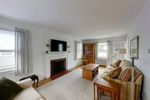 94 Eustis Ave, Newport, RI 02840 - Photo 5