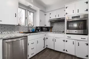 105 Florence St, Tiverton, RI 02878 - Photo 5