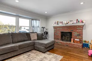 105 Florence St, Tiverton, RI 02878 - Photo 7