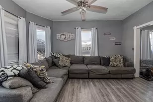 43 Warwick Rd, Pawtucket, RI 02861 - Photo 7