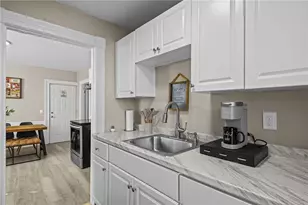 72 Rugby St, Providence, RI 02905 - Photo 9