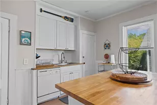 16 Dean Ave, Newport, RI 02840 - Photo 11