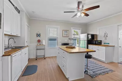 16 Dean Avenue #2, Newport, RI 02840 - Photo 13