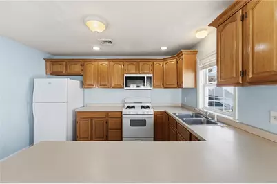 17 Grotto Avenue #1, Pawtucket, RI 02860 - Photo 7