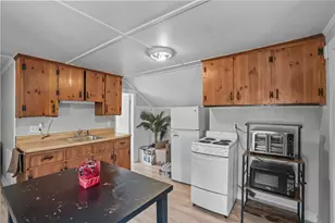 32 Houston Ave, Newport, RI 02840 - Photo 25