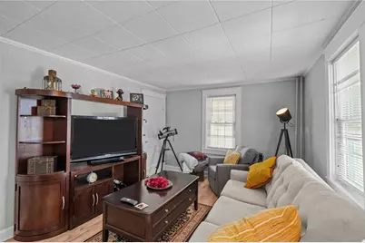 32 Houston Avenue, Newport, RI 02840 - Photo 11