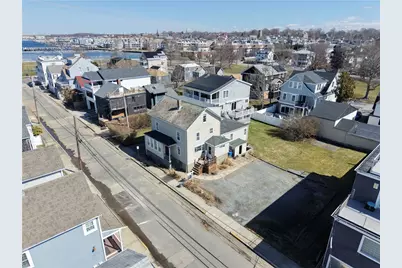 32 Houston Avenue, Newport, RI 02840 - Photo 1