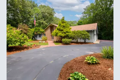 154 Beechwood Drive, Cranston, RI 02921 - Photo 3