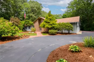 154 Beechwood Dr, Cranston, RI 02921 - Photo 3