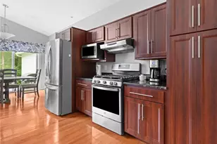 154 Beechwood Dr, Cranston, RI 02921 - Photo 7