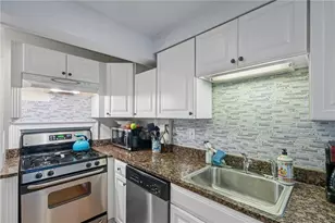 7 Bacheller St St, Newport, RI 02840 - Photo 9