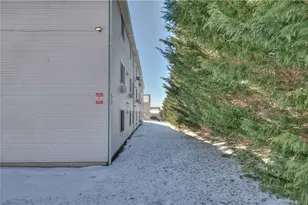 66 Girard Ave, Newport, RI 02840 - Photo 21