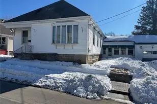 92 Old Oak Ave, Cranston, RI 02920 - Photo 1