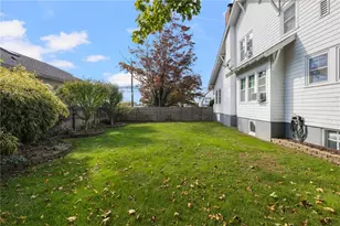 127 W Main Rd, Middletown, RI 02842 - Photo 31