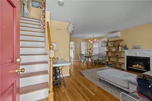 17 Narragansett Ave, Newport, RI 02840 - Photo 5