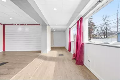 1692 Warwick Avenue, Warwick, RI 02889 - Photo 9