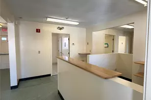 1302 Elmwood Ave, Providence, RI 02910 - Photo 9