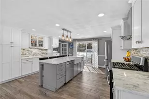 4 Nicole Ln, Johnston, RI 02919 - Photo 9