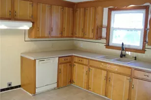 18 Burnside St, Cranston, RI 02910 - Photo 5