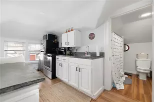 10 Braman St, Newport, RI 02840 - Photo 9
