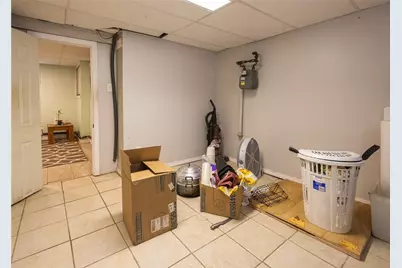 30 Edgemere Avenue, Providence, RI 02909 - Photo 33