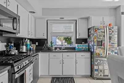 21 Slocum Street, Newport, RI 02840 - Photo 15