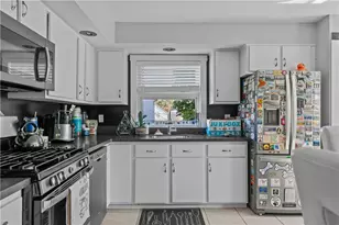 21 Slocum St, Newport, RI 02840 - Photo 15