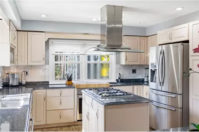 928 Admiral Street, Providence, RI 02904 - Photo 7