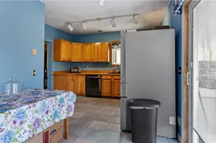 9 Williston St, Cranston, RI 02920 - Photo 9