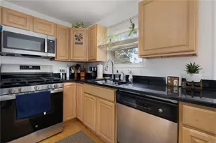 25 Webb Ave, Warwick, RI 02889 - Photo 9