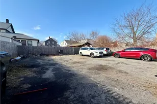 162 Washington St, Central Falls, RI 02863 - Photo 17