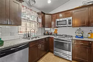 40 Wilna St, Providence, RI 02904 - Photo 9
