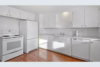 24 Elm Circle, Cranston, RI 02920 - Photo 5