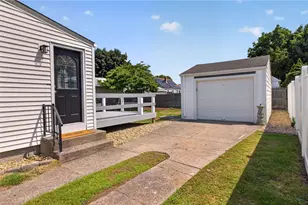122 Dewey Ave, Pawtucket, RI 02861 - Photo 5