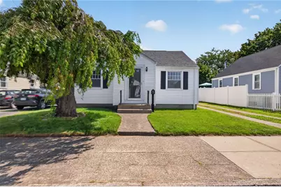 122 Dewey Avenue, Pawtucket, RI 02861 - Photo 1