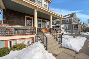 25 Peckham Ave, Newport, RI 02840 - Photo 5