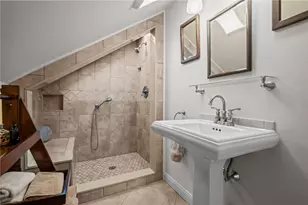 25 Peckham Ave, Newport, RI 02840 - Photo 35