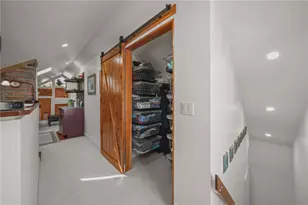 25 Peckham Ave, Newport, RI 02840 - Photo 23