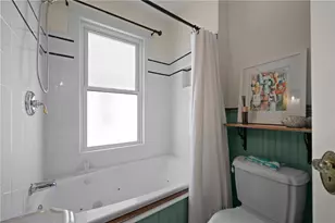 25 Peckham Ave, Newport, RI 02840 - Photo 21