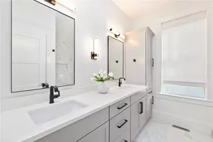 33 Carnegie Abbey Ln, Portsmouth, RI 02871 - Photo 17