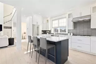 33 Carnegie Abbey Ln, Portsmouth, RI 02871 - Photo 7