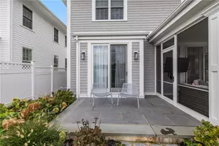 33 Carnegie Abbey Ln, Portsmouth, RI 02871 - Photo 15