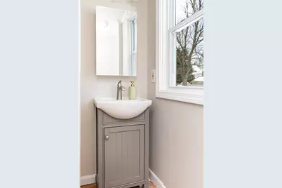 141 Hanover Avenue, Pawtucket, RI 02861 - Photo 11